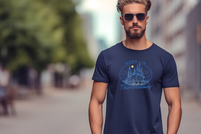 Born in Neubrandenburg - Blaues T-Shirt | Neubrandenburger Souvenirs Online